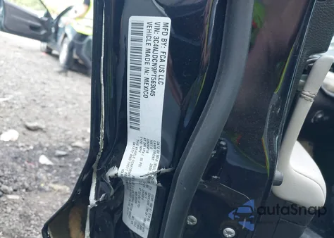 2023 Jeep Compass Limited 4X4 from USA, damaged, VIN 3C4NJDCN9PT563045